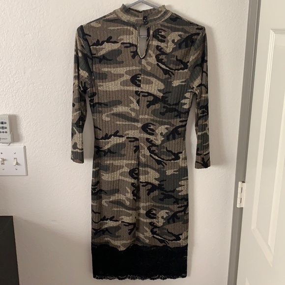 Venus Camo Front Cutout Mock Neck Bodycon Dress - Picture 3 of 9